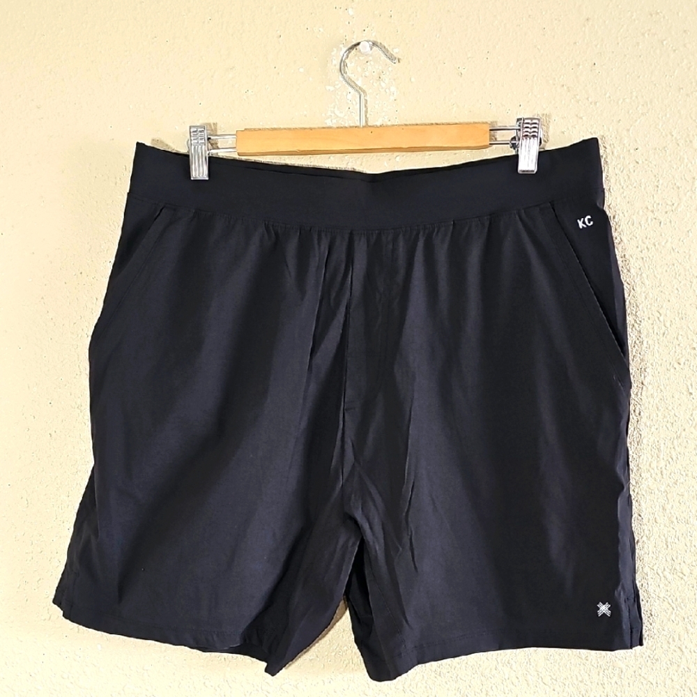 Kenneth Cole Black Athletic Men's Shorts.